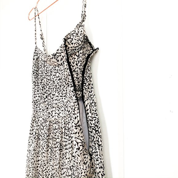 silky dress w/fitted bodice, sweetheart neckline M - Picture 5 of 8